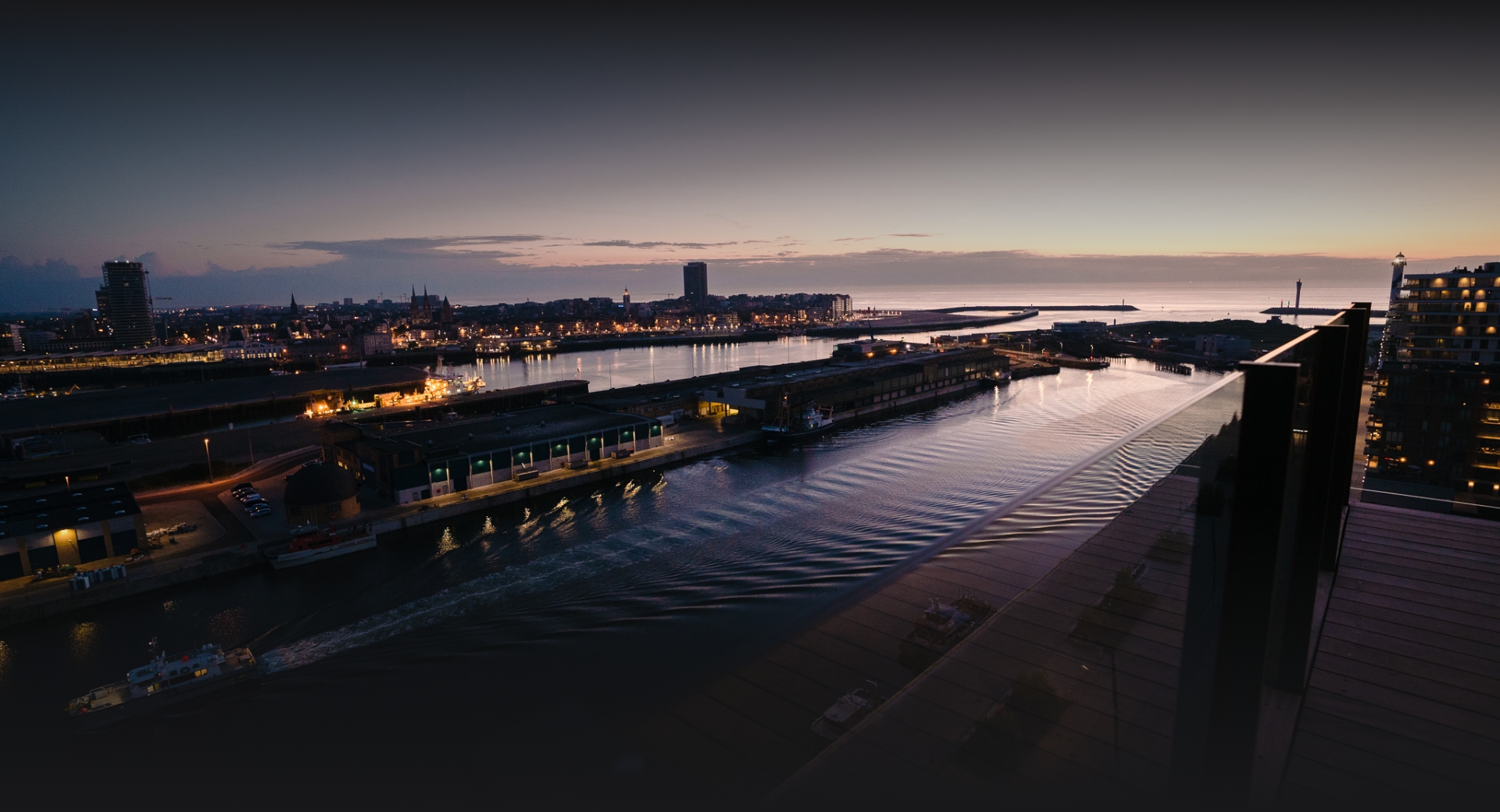 Uitzicht op baelskaai en stad Oostende